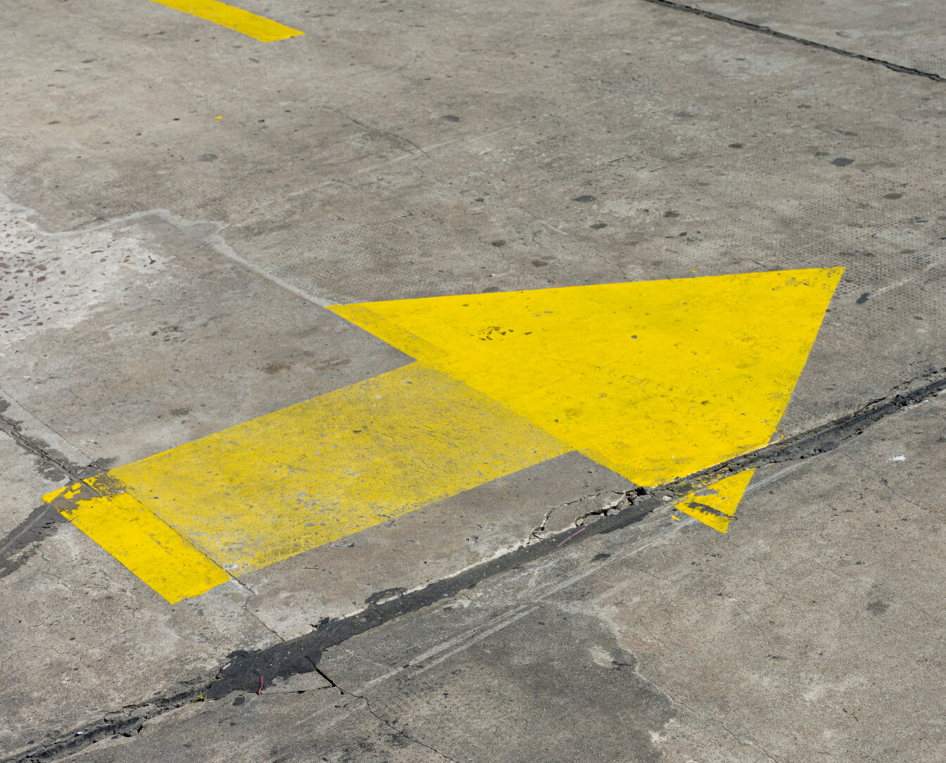 Advantages of Reflective Paint for Parking Lot Striping Safety